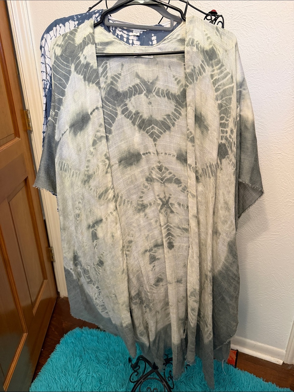 🧤🧤🧤3 for 12$🧤🧤🧤2 Kimonos - Picture 2 of 10